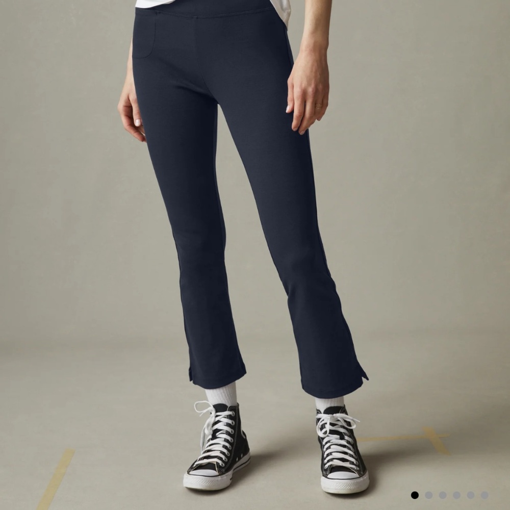 American Giant set of 2 kick flare Ponte pants black and navy.  12/14
